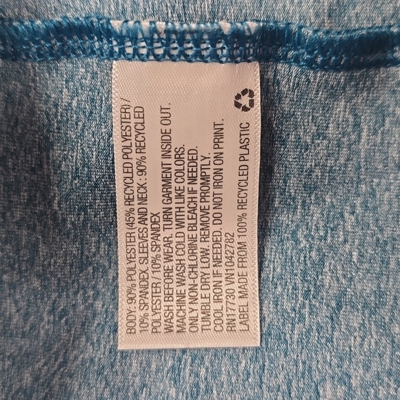 Boys' Wave Long Sleeve Rash Guard Swim Shirt | Art Class | M - Picture 9 of 9